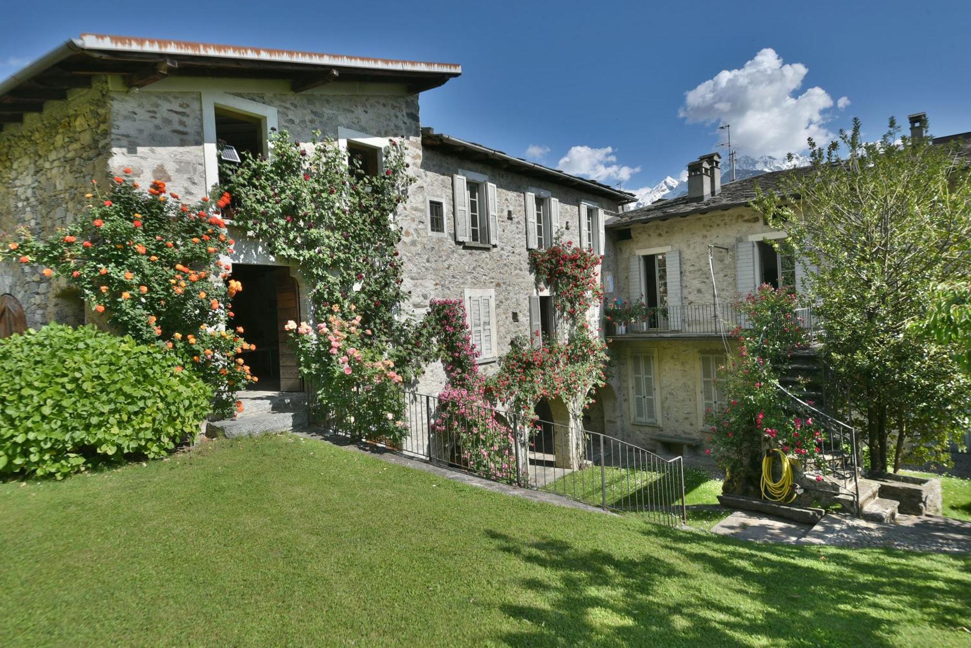 Piano Nobile Al Roseto Del Drago Villa San Bernardo  Dış mekan fotoğraf